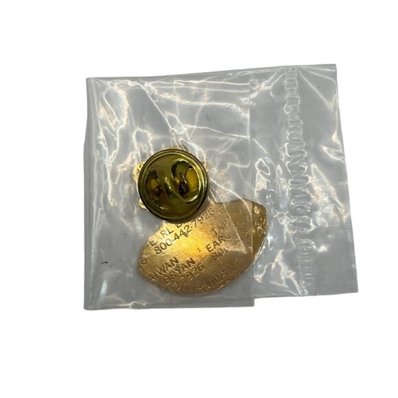 Vintage Cyprus 2001 Circus Clown Enamel Lapel Pin Collectible A401 - Picture 3 of 4